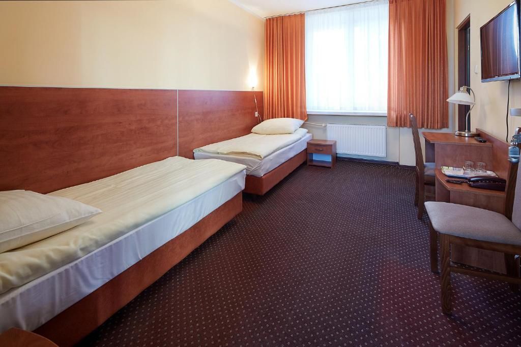 Отель Hotel Włókniarz Пабьянице-53