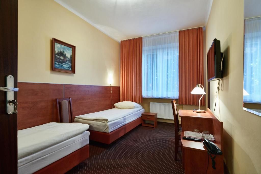 Отель Hotel Włókniarz Пабьянице-55